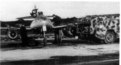 me262B1a-3 IKG54 Giebelstadt.jpg (27573 Byte)