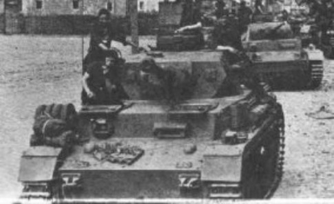 Pz4F2-1.jpg (18234 Byte)